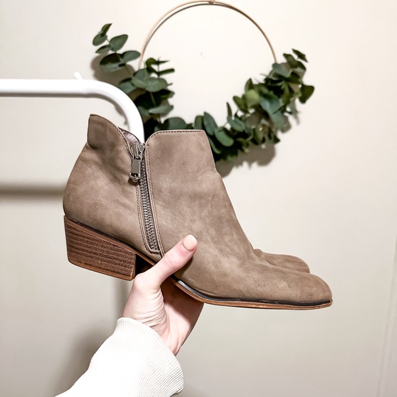 Crochet Shoes - Crochet Women’s Taupe Booties with Zipper Details and Zipper Closure size 8